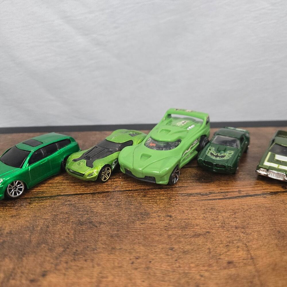 Bundle of 5 Hot Wheel Cars